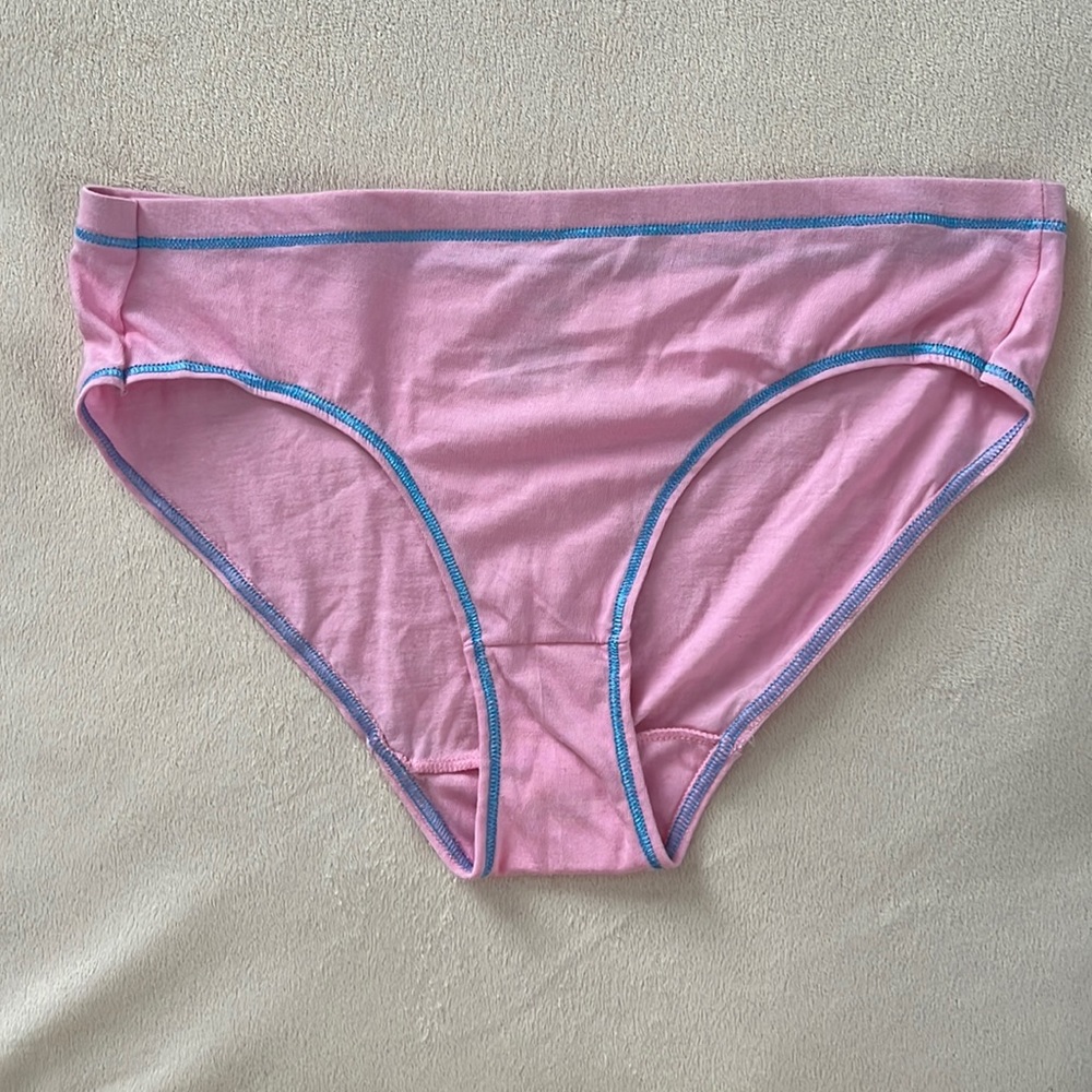 🍭4/$10 Hanes Girls Underwear